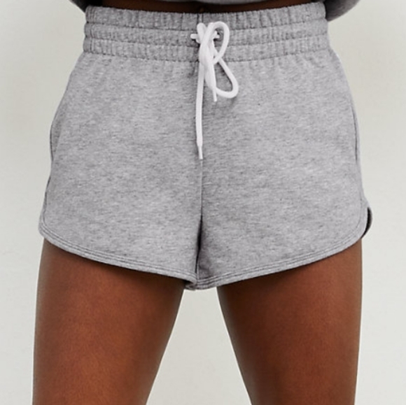 SUNDAY BEST Sophie Short - Picture 5 of 5